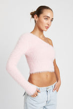 Загрузить изображение в средство просмотра галереи, Emory Park One Shoulder Fluffy Knit Sweater Top
