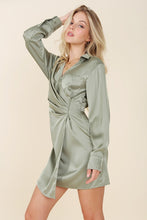 Ladda upp bild till gallerivisning, Lilou Satin Collared Wrap Mini Dress
