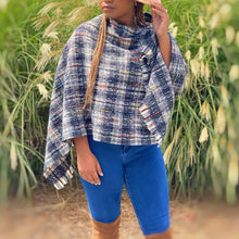 Carregar imagem no visualizador da galeria, Tweed Please Luxe Poncho
