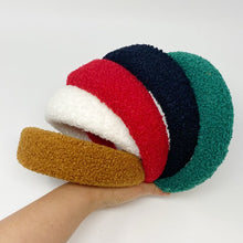 Carregar imagem no visualizador da galeria, Ellison and Young Teddy Cozy Headband
