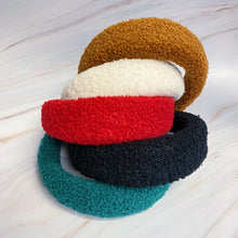 Carregar imagem no visualizador da galeria, Ellison and Young Teddy Cozy Headband
