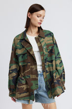 Load image into Gallery viewer, Emory Park Camo Botton Down Jacket
