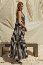 Carregar imagem no visualizador da galeria, Gilli Sleeveless Mixed Striped Maxi Tiered Dress
