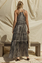 Carregar imagem no visualizador da galeria, Gilli Sleeveless Mixed Striped Maxi Tiered Dress
