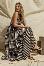 Carregar imagem no visualizador da galeria, Gilli Sleeveless Mixed Striped Maxi Tiered Dress
