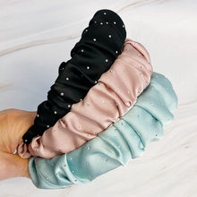 Carregar imagem no visualizador da galeria, Scrunched Satin Jewel Dotted Headband
