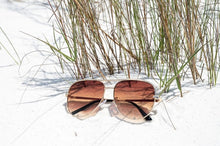 Carregar imagem no visualizador da galeria, Julia Rose Caramel High Quality Unisex Aviator Sunglasses
