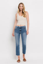 Carica l&#39;immagine nel visualizzatore di Gallery, Mid Rise Crop Slim Straight Jeans
