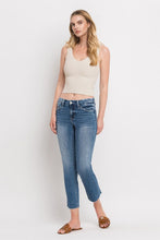 Carica l&#39;immagine nel visualizzatore di Gallery, Mid Rise Crop Slim Straight Jeans
