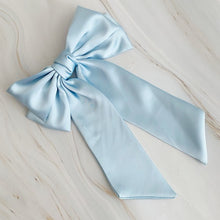 Загрузить изображение в средство просмотра галереи, Ellison and Young Doubled Satin Bow Hair Clip
