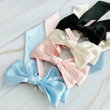 Загрузить изображение в средство просмотра галереи, Ellison and Young Doubled Satin Bow Hair Clip
