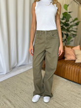 Carregar imagem no visualizador da galeria, RFM High Rise Garment Dyed Wide Leg Sage Green Denim Jeans
