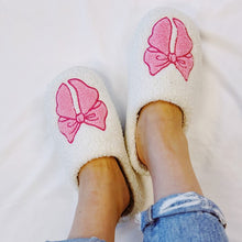 Cargar imagen en el visor de la galería, Pink Lounge Bow Cozy Slippers
