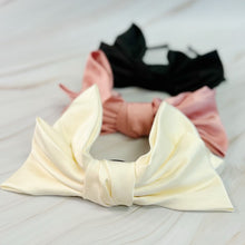 Carregar imagem no visualizador da galeria, Ellison and Young Satin Bow Crown Headband
