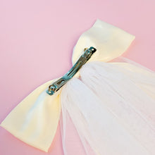 Ladda upp bild till gallerivisning, OMG Beauty Veil Bow Hair Clip
