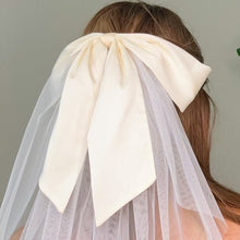 Ladda upp bild till gallerivisning, OMG Beauty Veil Bow Hair Clip
