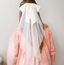 Ladda upp bild till gallerivisning, OMG Beauty Veil Bow Hair Clip
