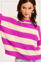 Carregar imagem no visualizador da galeria, Striped Round Neck Loose Fit Sweater
