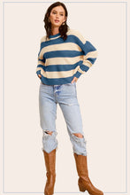 Carregar imagem no visualizador da galeria, Striped Round Neck Loose Fit Sweater
