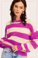 Carregar imagem no visualizador da galeria, Striped Round Neck Loose Fit Sweater
