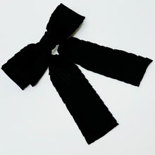 Cargar imagen en el visor de la galería, Frilled and Textured Doubled Bow Hair Clip
