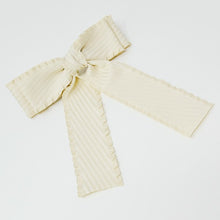 Cargar imagen en el visor de la galería, Frilled and Textured Doubled Bow Hair Clip
