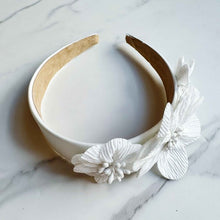 Carregar imagem no visualizador da galeria, Ellison and Young Bloom Beauty Headband
