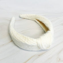 Cargar imagen en el visor de la galería, Ellison and Young Cabled Knit Knotted Headband
