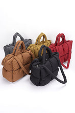 Carregar imagem no visualizador da galeria, Quilted Puffer Convertible Tote Bag
