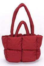 Carregar imagem no visualizador da galeria, Quilted Puffer Convertible Tote Bag
