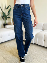 Carregar imagem no visualizador da galeria, Judy Blue High Waist Straight Leg Blue Deni9m Cargo Jeans
