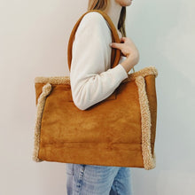 Cargar imagen en el visor de la galería, Ellison and Young Luxe Plush Cozy Tote Shoulder Bag
