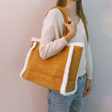 Cargar imagen en el visor de la galería, Ellison and Young Luxe Plush Cozy Tote Shoulder Bag
