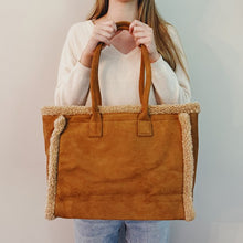 Cargar imagen en el visor de la galería, Ellison and Young Luxe Plush Cozy Tote Shoulder Bag
