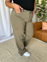 Carregar imagem no visualizador da galeria, RFM High Rise Garment Dyed Wide Leg Sage Green Denim Jeans
