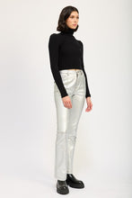 Cargar imagen en el visor de la galería, Emory Park Silver Metallic Flared Leg Pants
