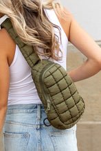 Carregar imagem no visualizador da galeria, Skyler Quilted Puffer Sling
