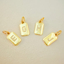 Ladda upp bild till gallerivisning, Initial Edge Square Seamless Clip Charm
