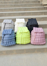 Carregar imagem no visualizador da galeria, Stevie Quilted Puffer Backpack
