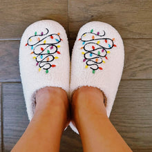 Загрузить изображение в средство просмотра галереи, Ellison and Young Precious Lit Coziest Slippers
