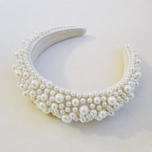 Загрузить изображение в средство просмотра галереи, Ellison and Young Princess Pearls Statement Headband
