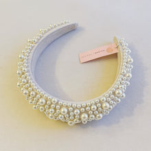 Загрузить изображение в средство просмотра галереи, Ellison and Young Princess Pearls Statement Headband
