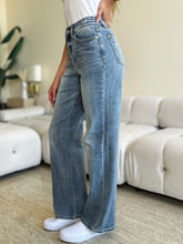 Cargar imagen en el visor de la galería, Judy Blue High Waist Straight Leg Blue Washed Denim Jeans
