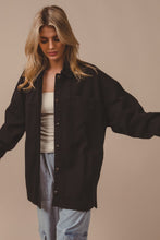 Carregar imagem no visualizador da galeria, BiBi Black Button Up Washed Jacket
