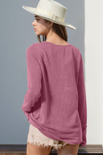 Carregar imagem no visualizador da galeria, Double Take Solid Color Notched Thumbhole Long Sleeve Top
