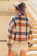 Ladda upp bild till gallerivisning, BiBi Brushed Plaid Cropped Jacket
