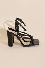 Carregar imagem no visualizador da galeria, NILE-5 Thong Strappy Heels
