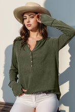 Carregar imagem no visualizador da galeria, Double Take Solid Color Notched Thumbhole Long Sleeve Top
