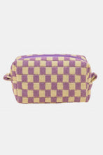 Carregar imagem no visualizador da galeria, Zenana Checkered Pattern Knitted Cosmetic Pouch
