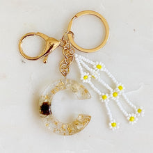 Cargar imagen en el visor de la galería, Baby Daisy Initial Key Chain
